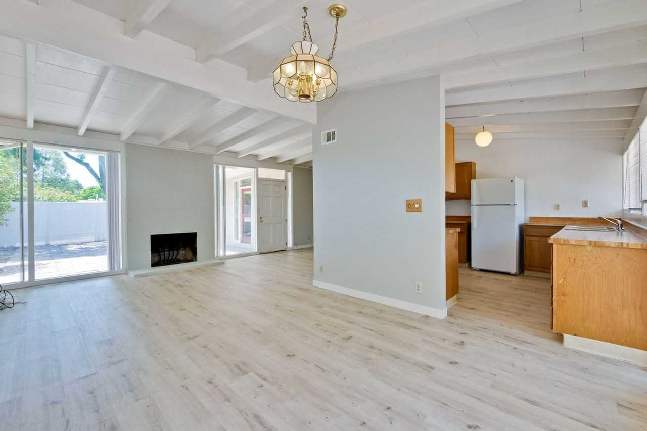 3049 Harding Ave - Photo 7 of 44