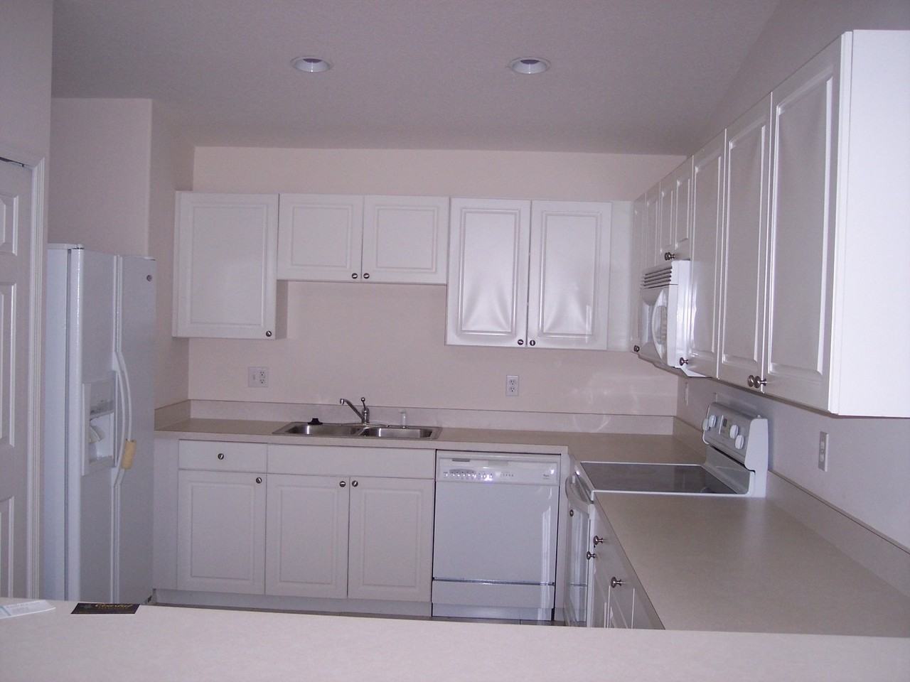 992 S Easy St - Photo 4 of 7
