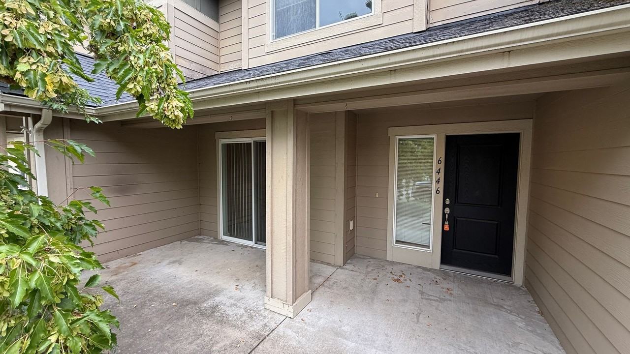 6446 N Descartes Dr - Photo 2 of 14