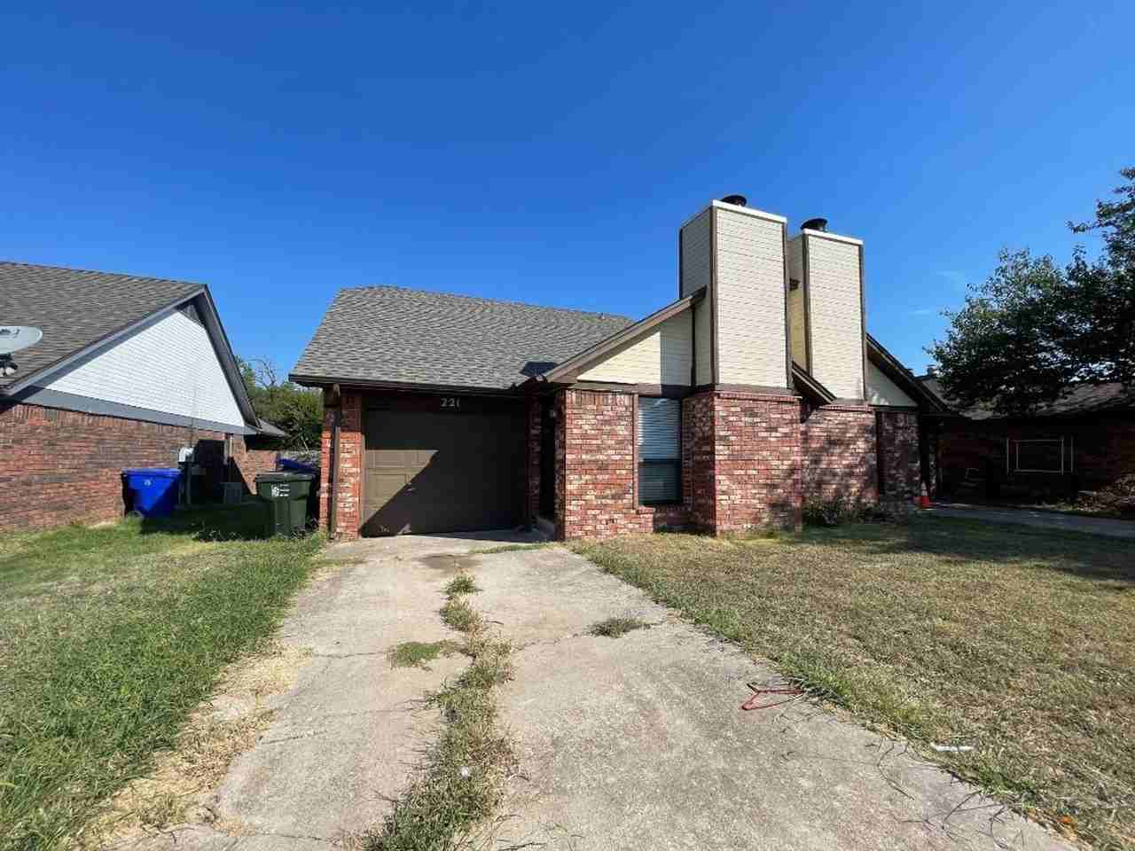 221 Skylark Ct - Photo 2 of 13