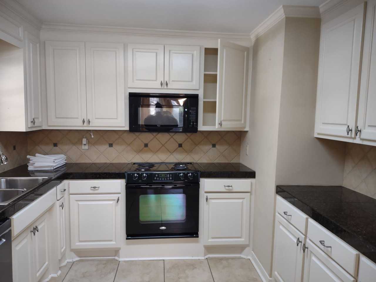 336 Pebble Creek Dr - Photo 4 of 33