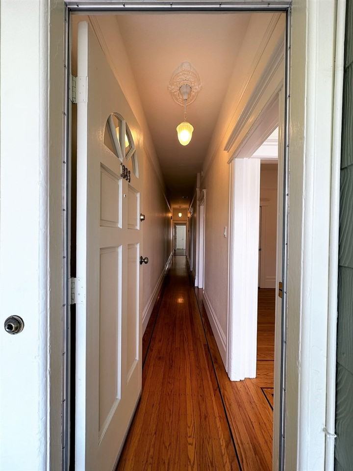 1384 Church St - Photo 3 of 17