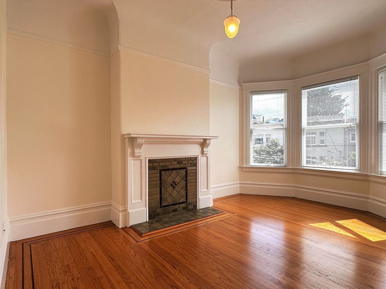 1384 Church St - Photo 4 of 17