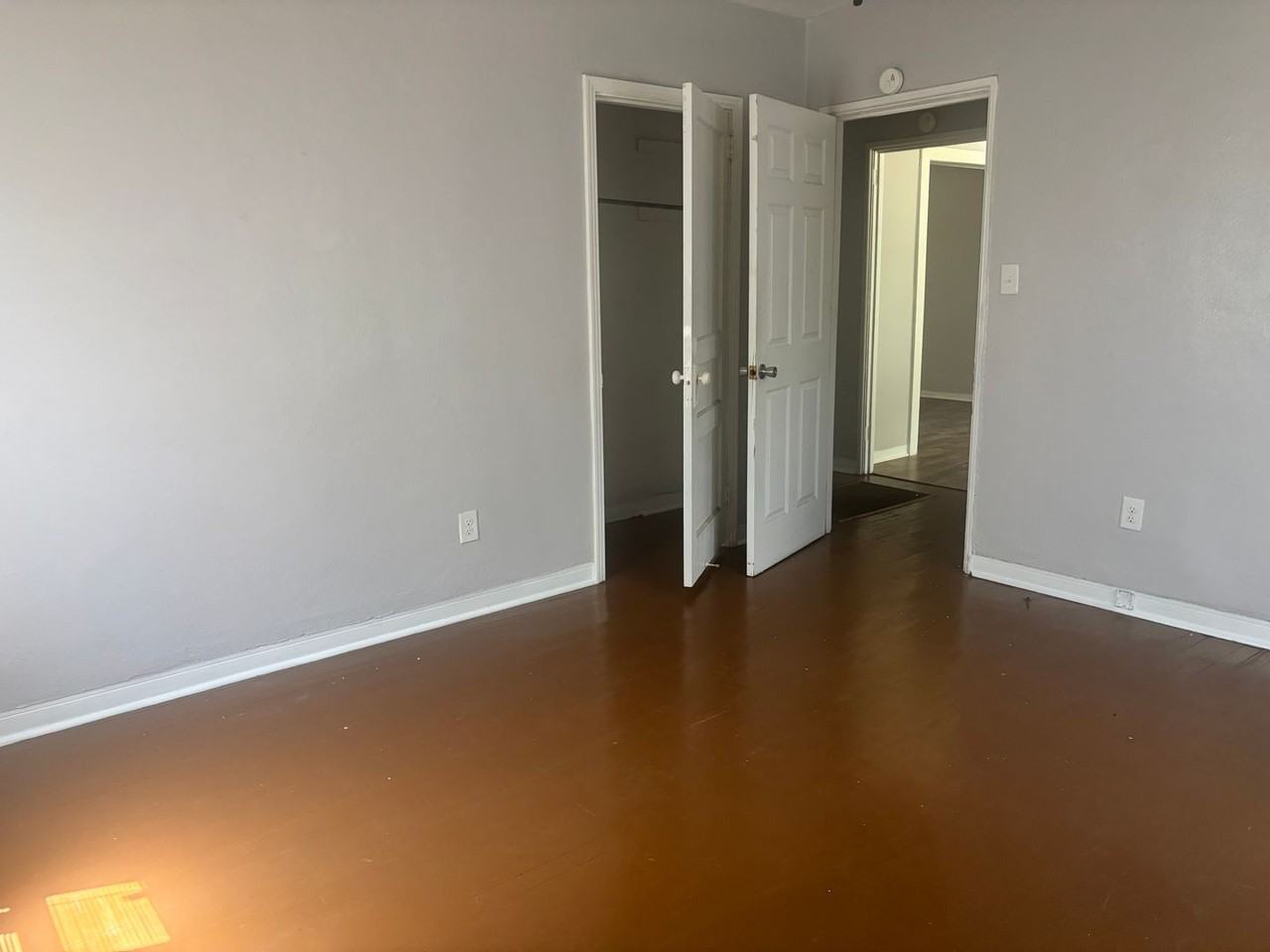235 Broadmoor Dr - Photo 7 of 10