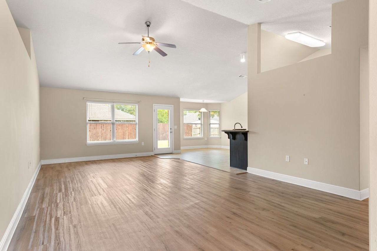 4599 Belvedere Cir - Photo 5 of 27