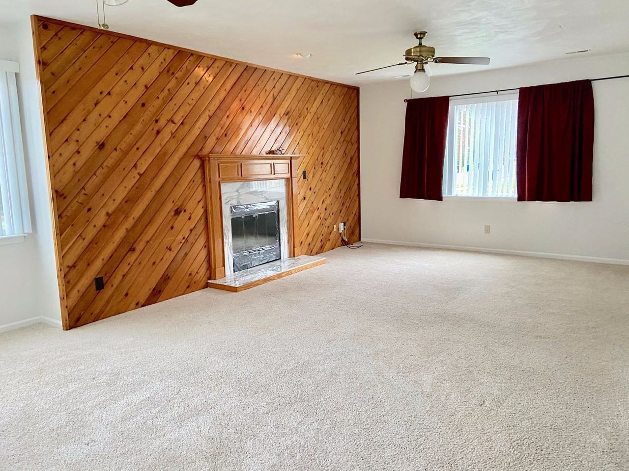 2300 Paragon Ct - Photo 4 of 26