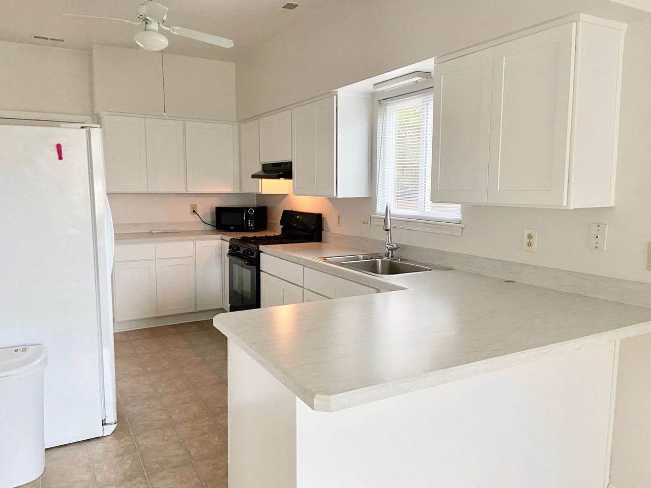 2300 Paragon Ct - Photo 6 of 26