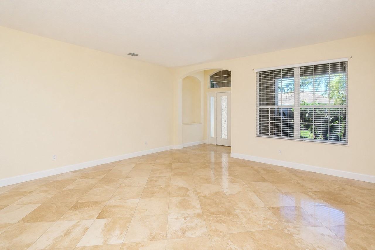 6945 74th Street Cir E - Photo 5 of 28