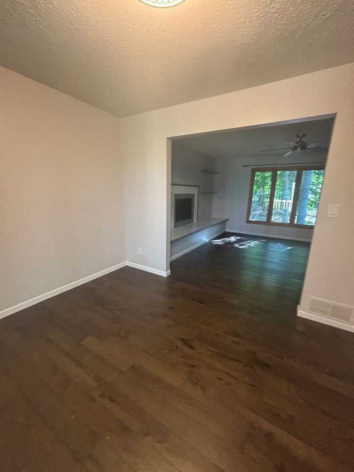 2467 E Potter Rd - Photo 4 of 26