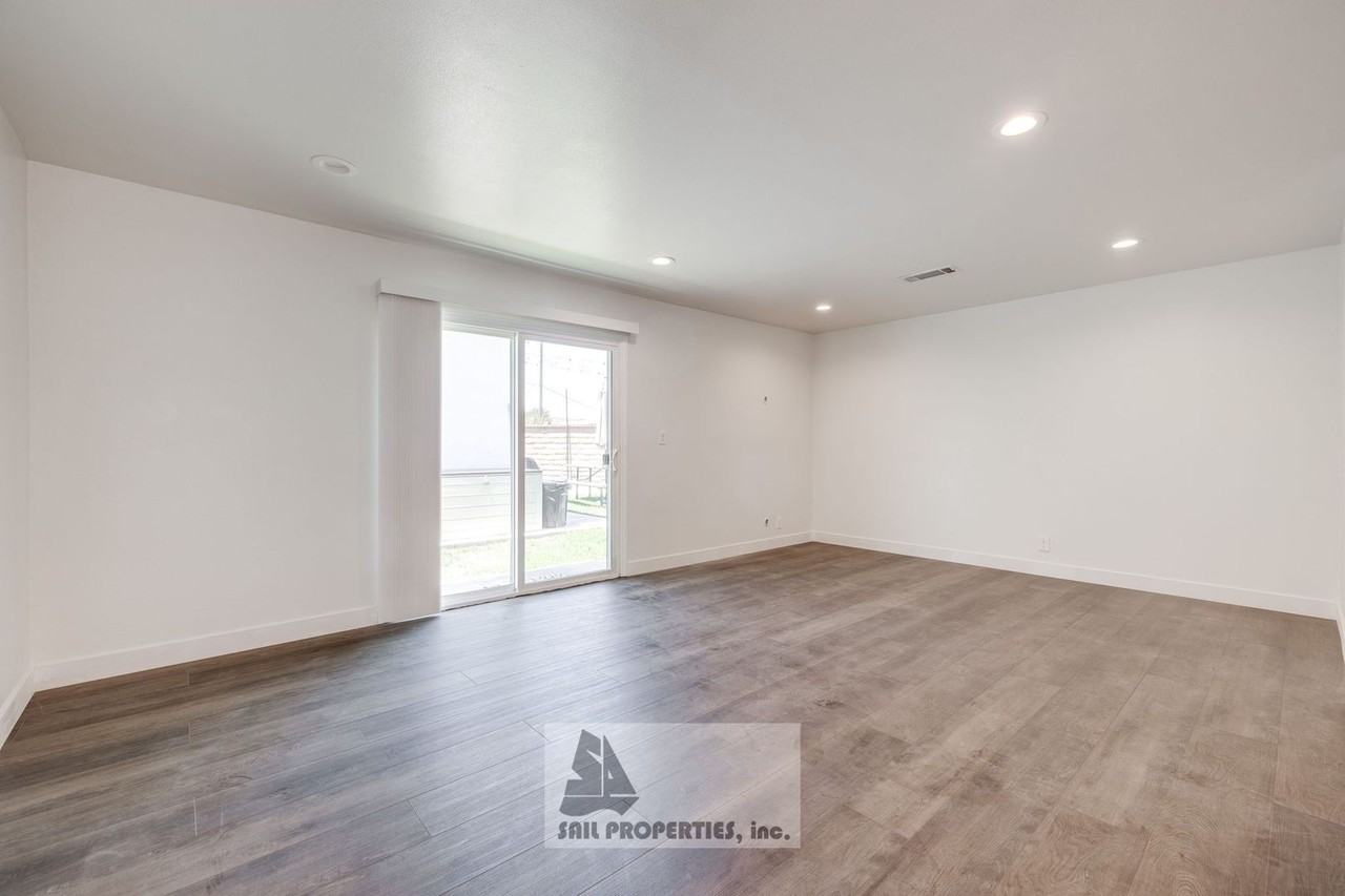 5892 Nugget Cir - Photo 3 of 17