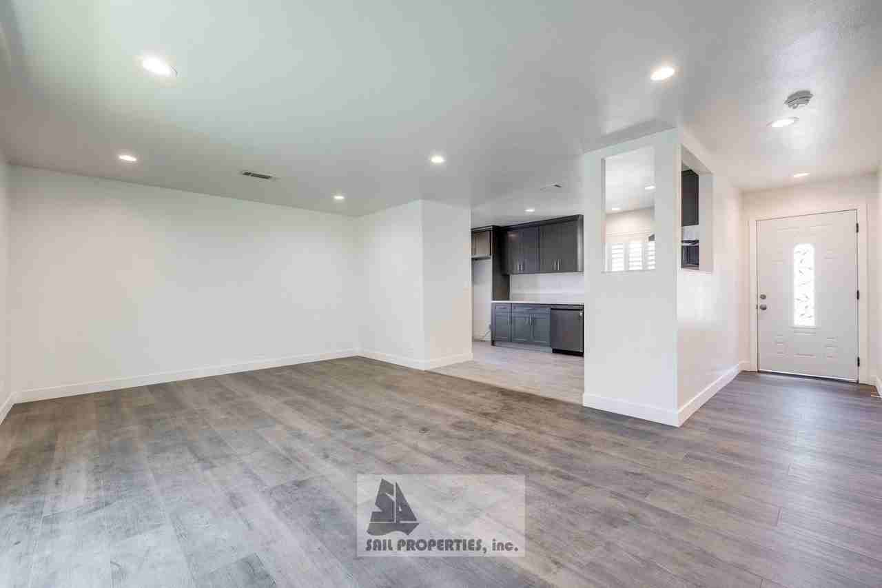 5892 Nugget Cir - Photo 4 of 17