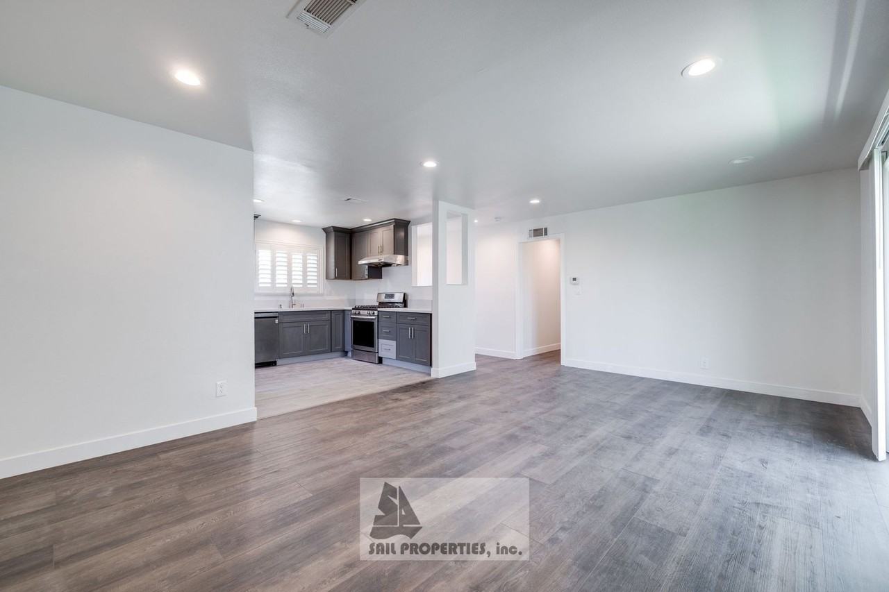 5892 Nugget Cir - Photo 5 of 17