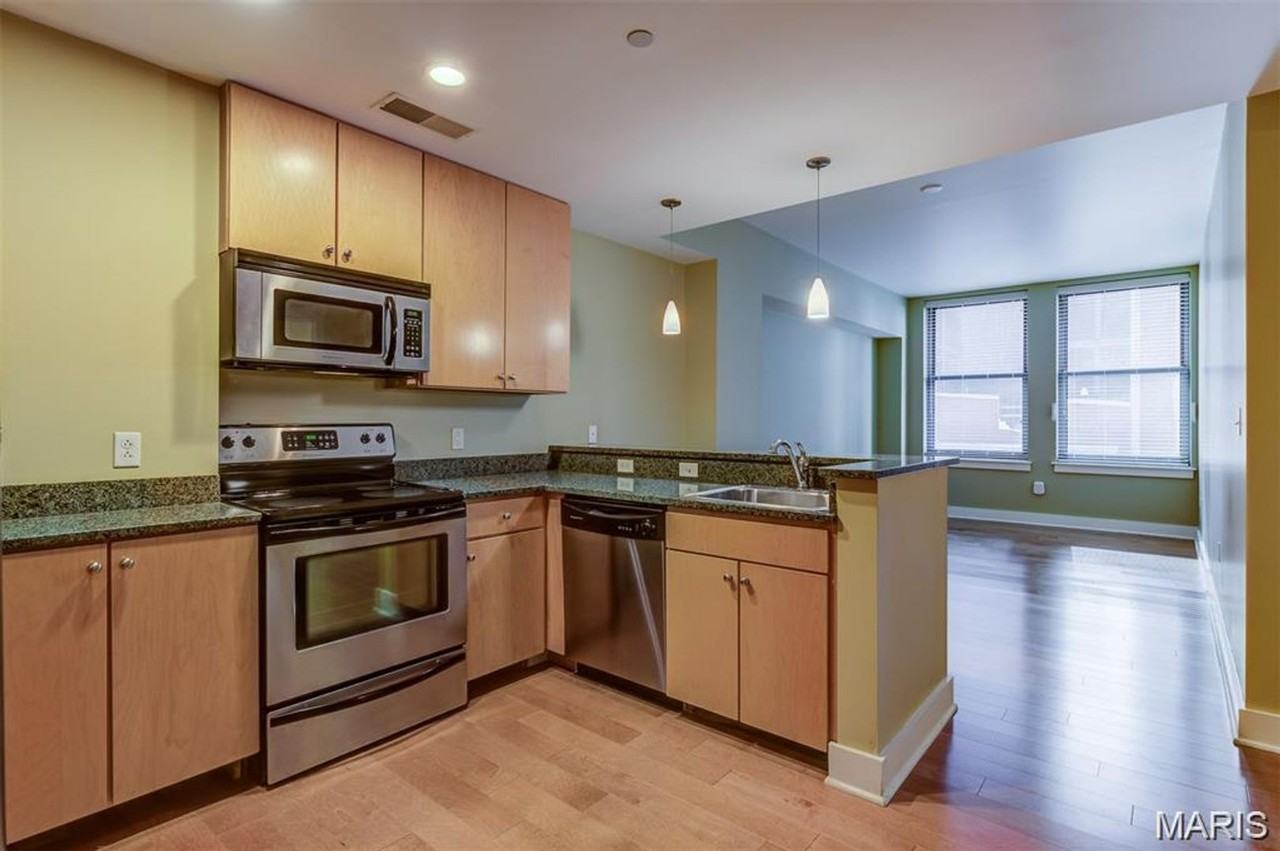 314 N Broadway - Photo 3 of 13
