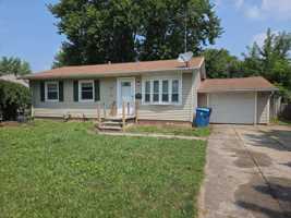 featured image of 2401 Eastlawn St