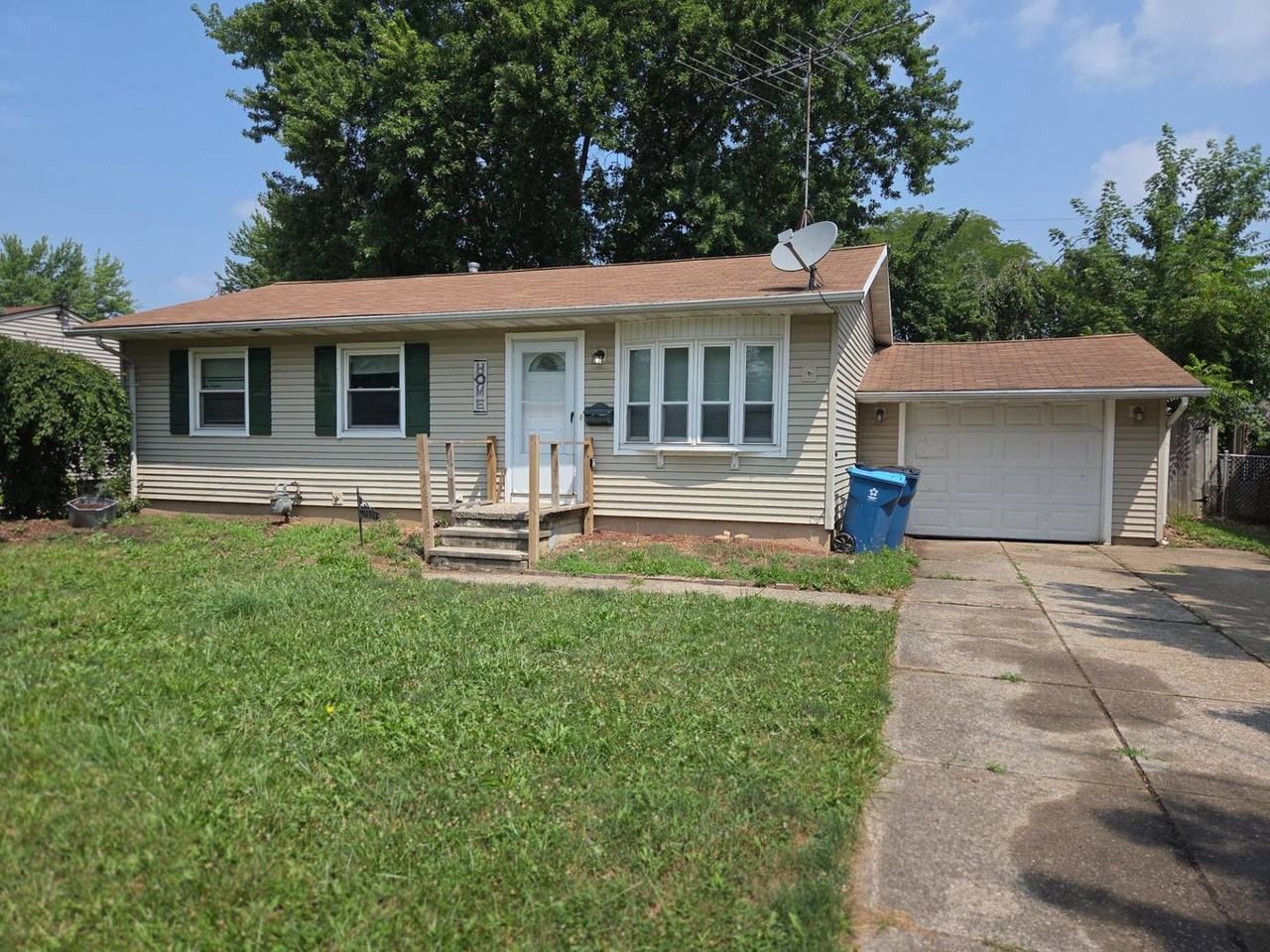 2401 Eastlawn St - Photo 2 of 32