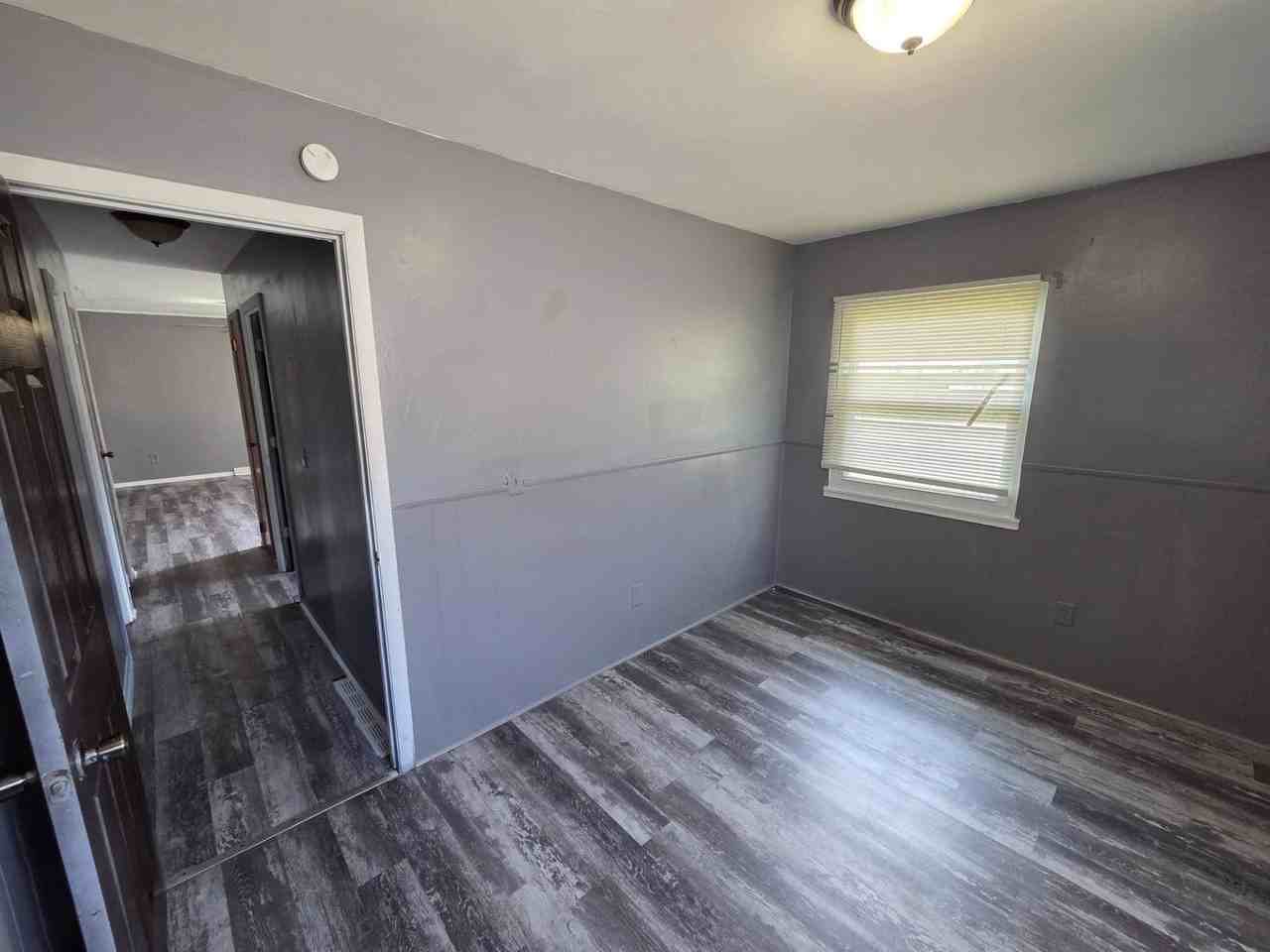 2401 Eastlawn St - Photo 7 of 32