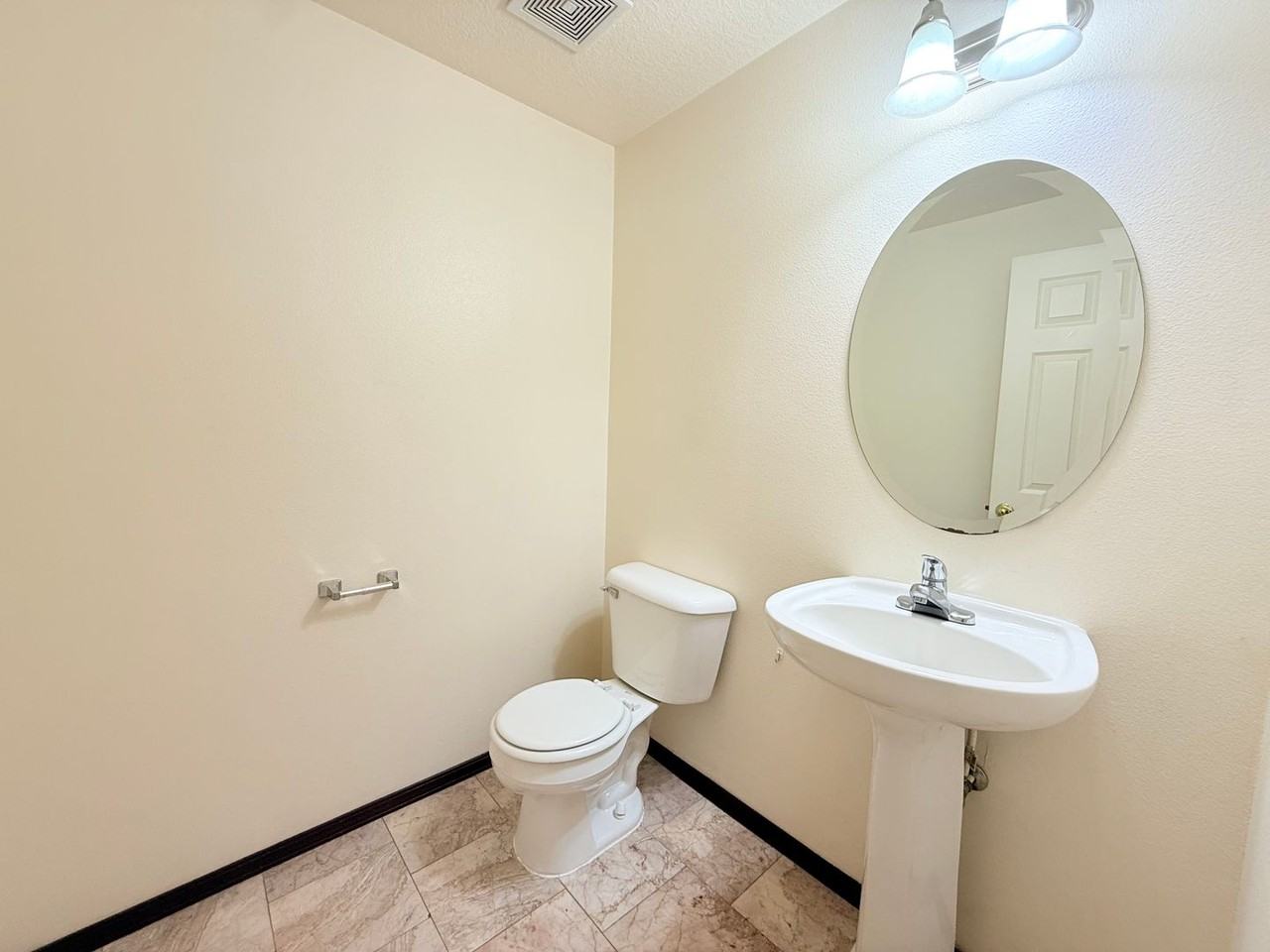 2914 Sw 214th Ave - Photo 6 of 27