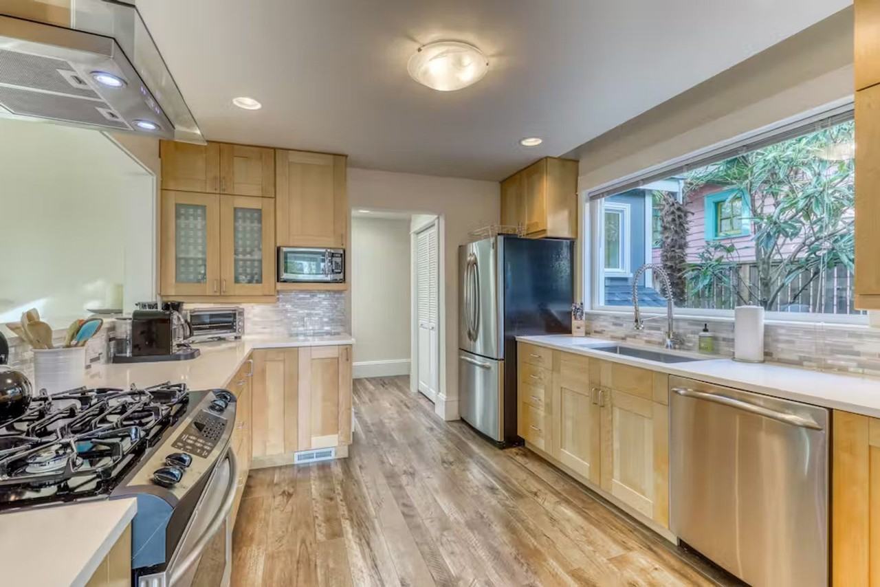 462 N 44th St - Photo 2 of 22