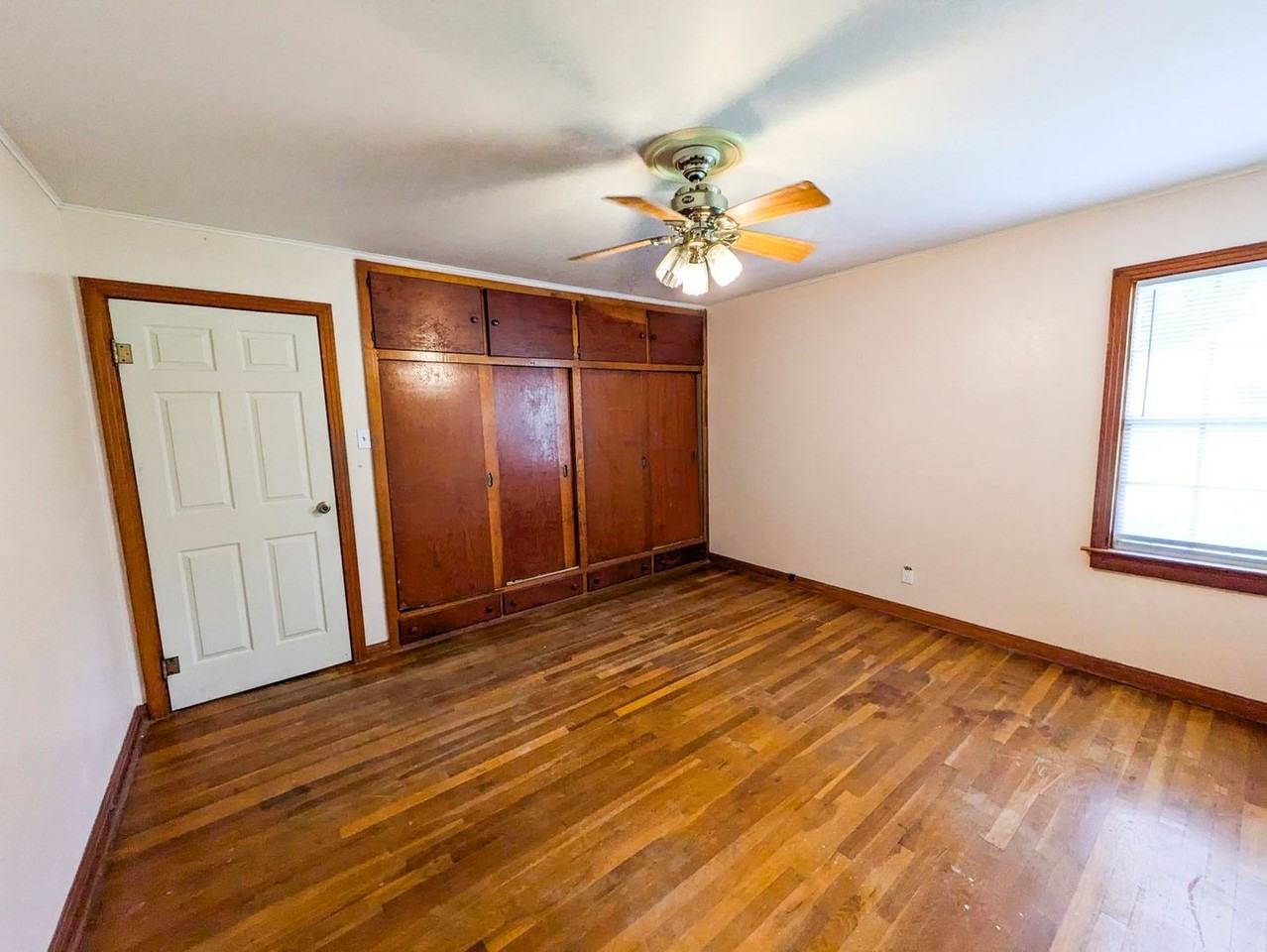 270 N Ann St - Photo 6 of 14