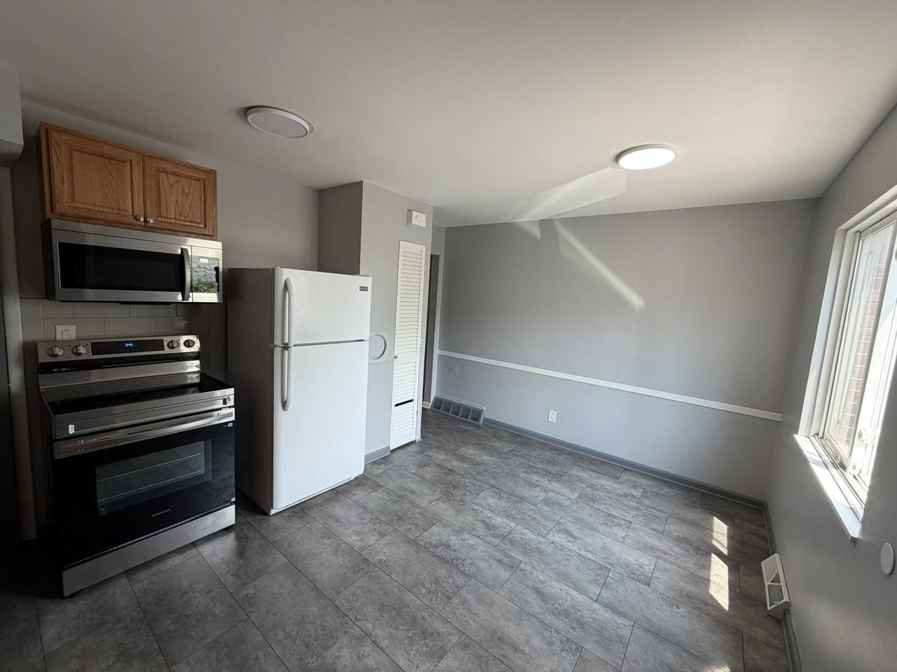 905 N Meadows Ct #C - Photo 3 of 38
