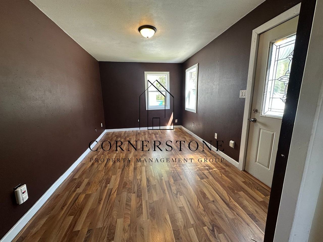 515 Pleasant St - Photo 2 of 9