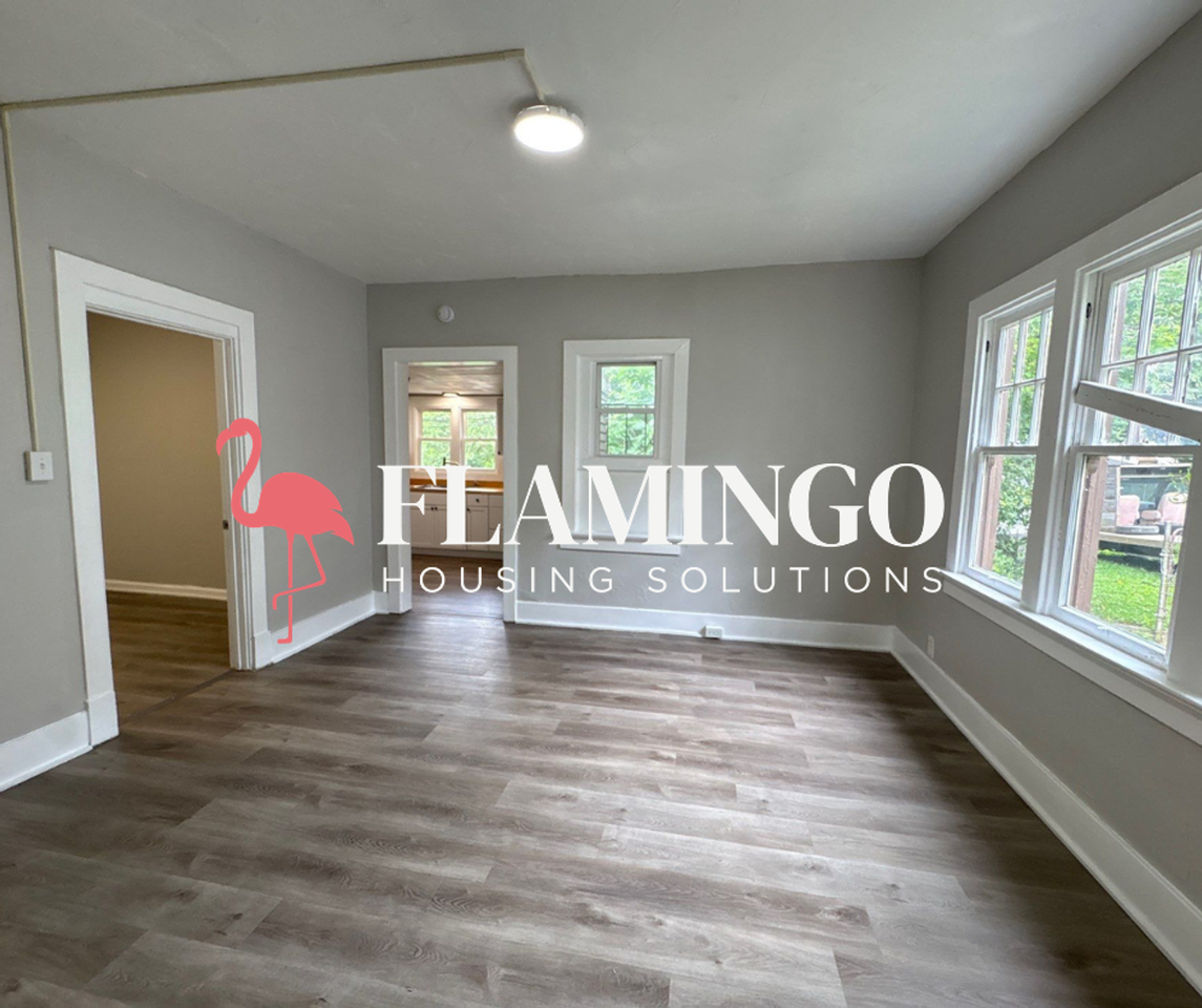 1225 Seneca Dr - Photo 4 of 15