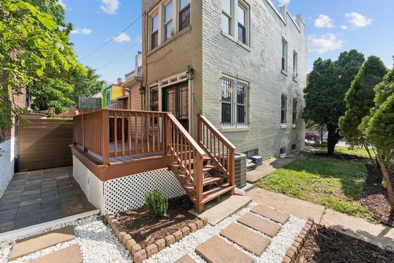 2911 Sherman Ave Nw - Photo 3 of 42