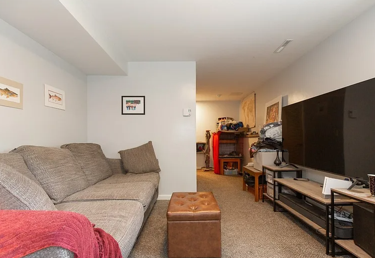 504 N 19th Ave - Photo 4 of 8