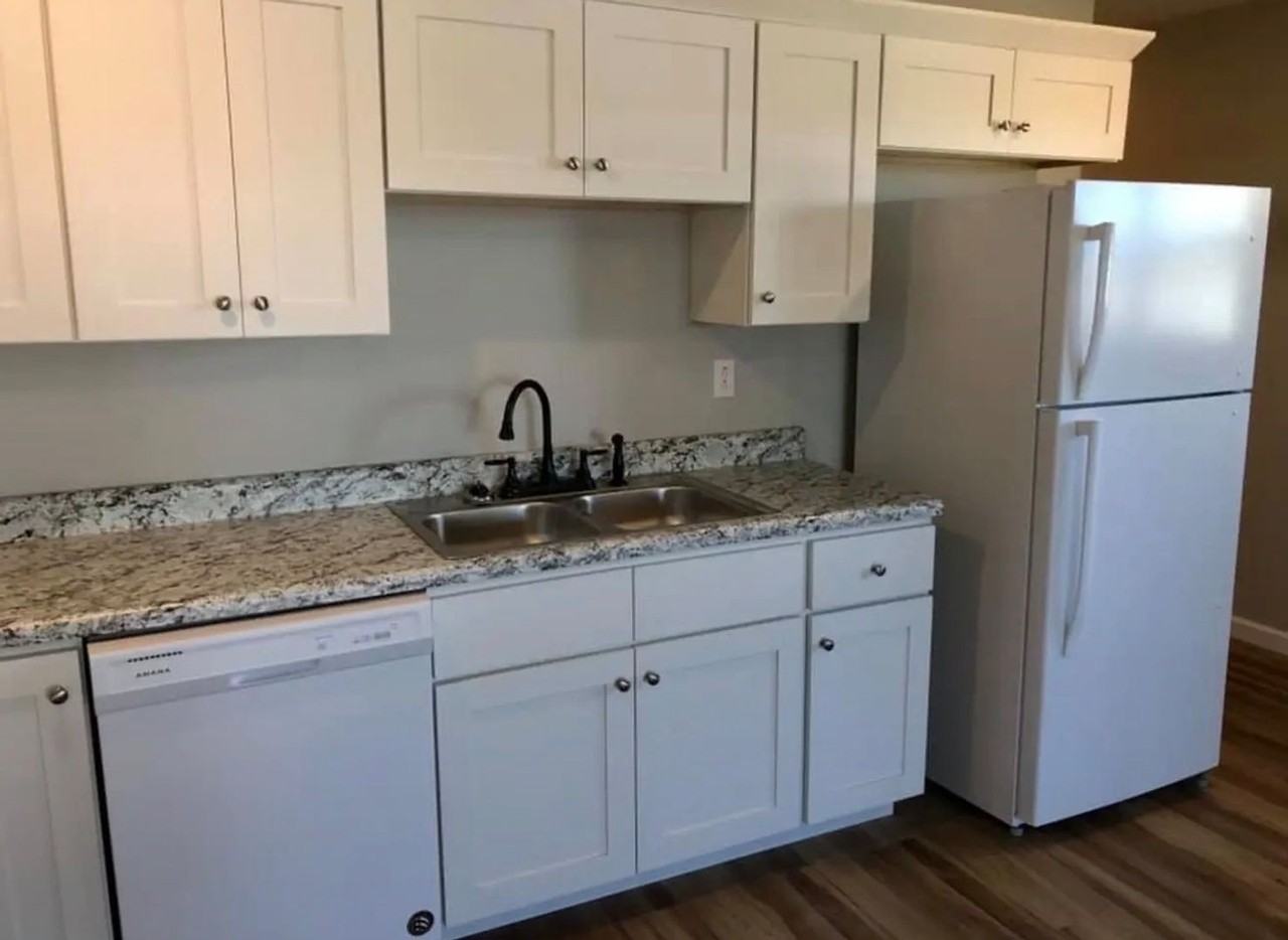 3 bed 1 bath single family home - Photo 3 of 6