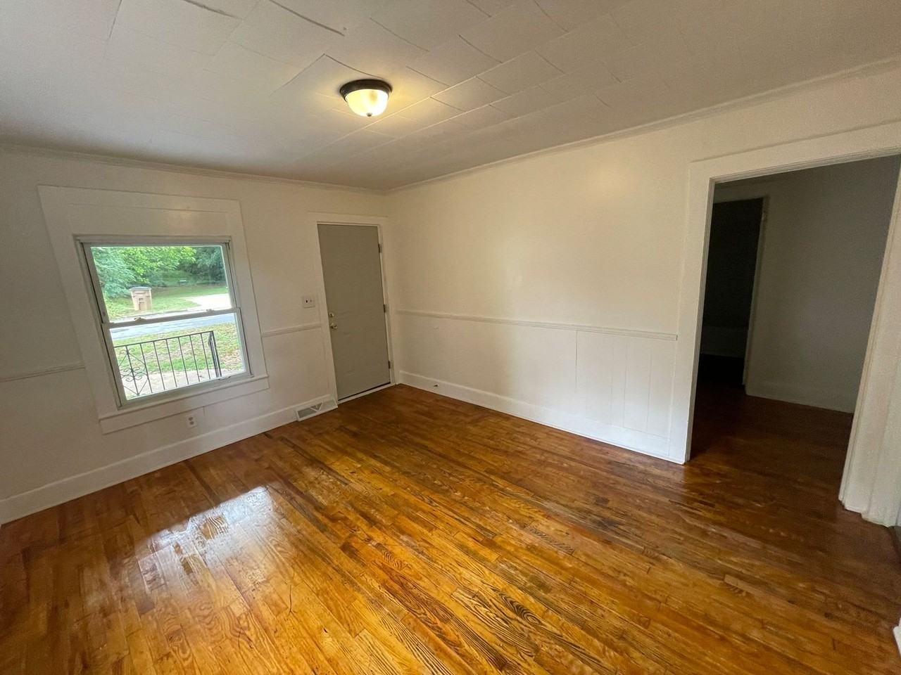 1002 Wilmouth St - Photo 7 of 18
