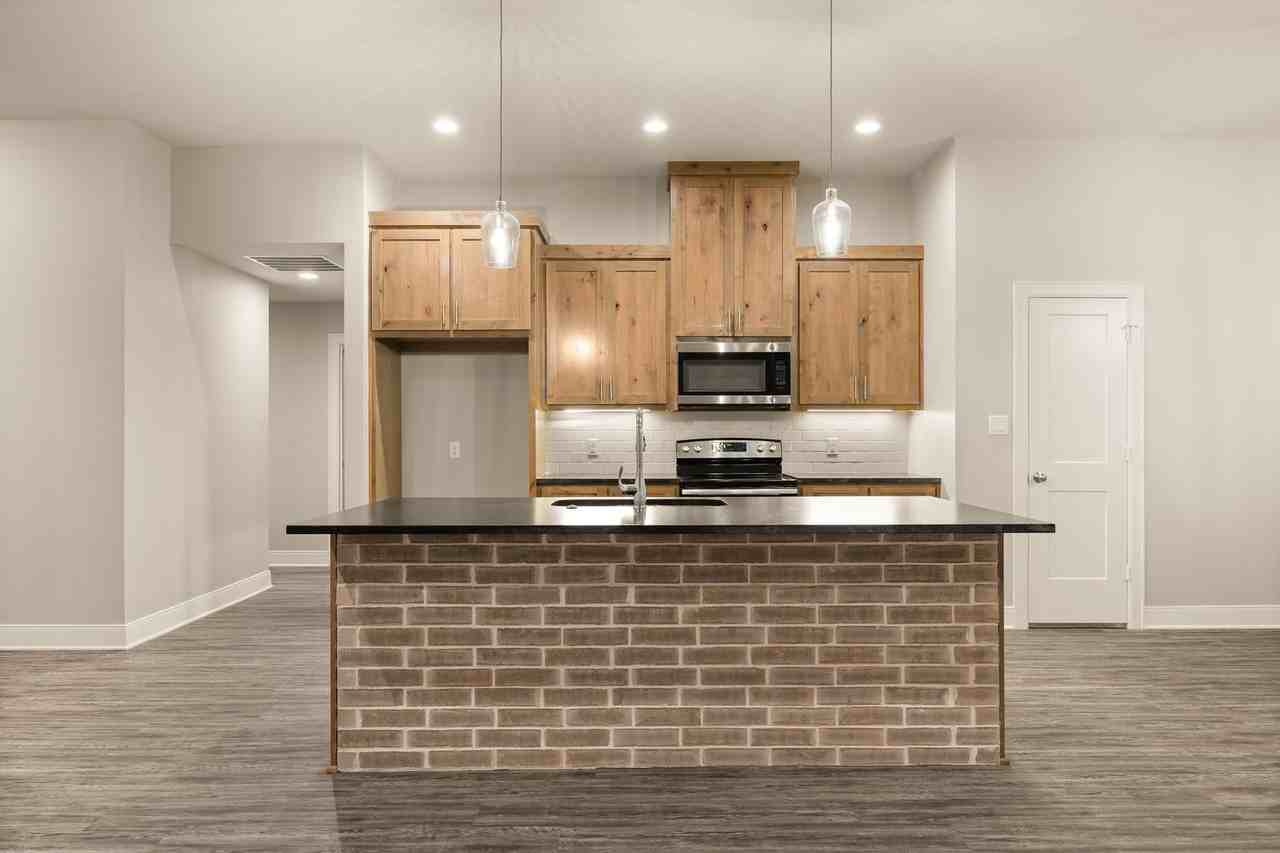 1668 Legacy Dr - Photo 5 of 21