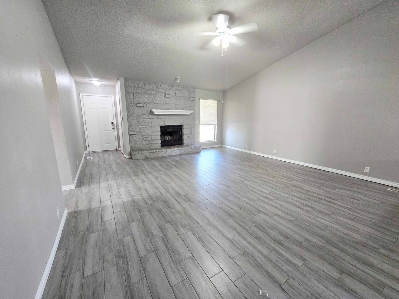 217 Cypress Dr - Photo 3 of 22