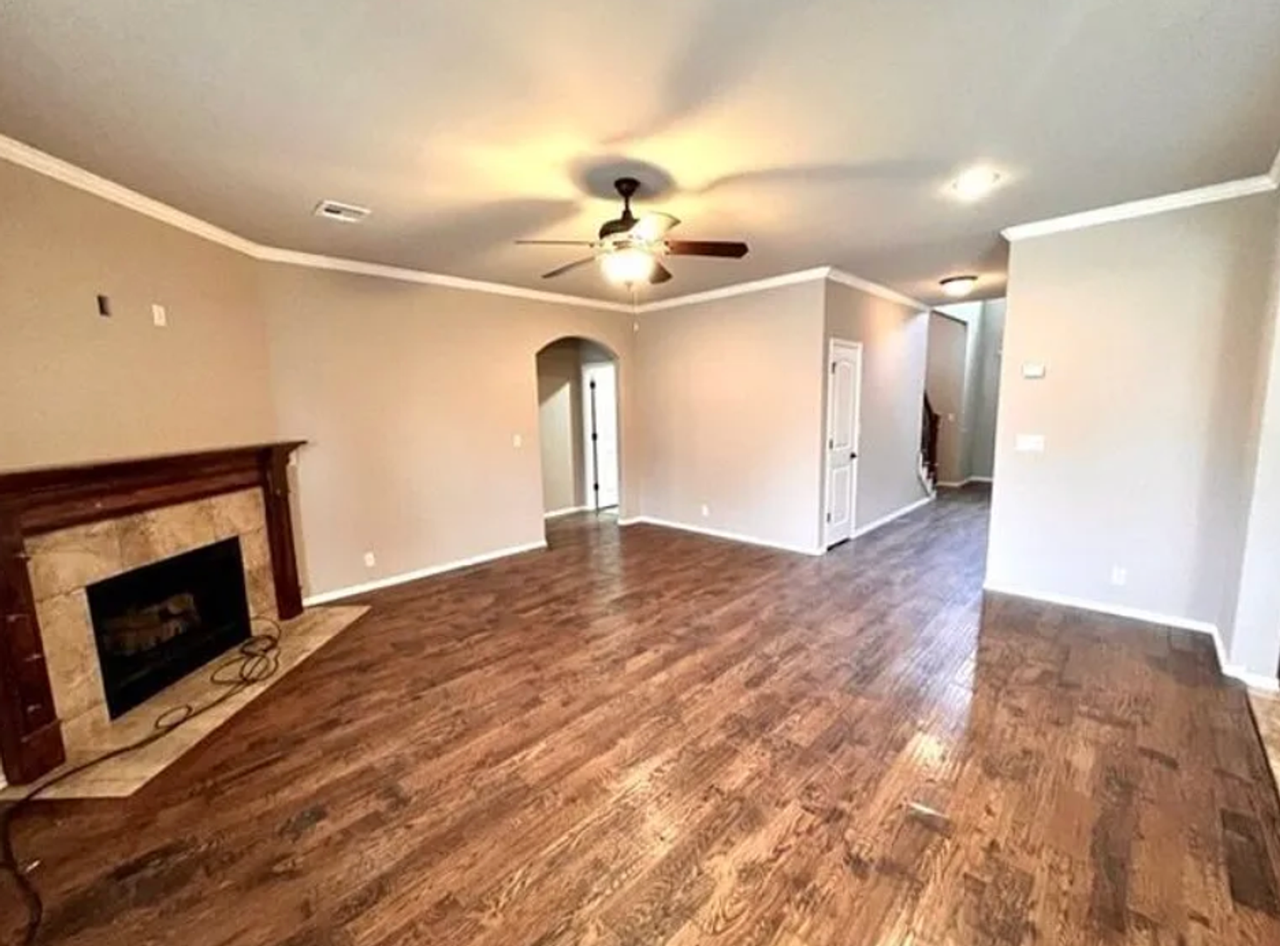 805 S 71st St - Photo 3 of 19