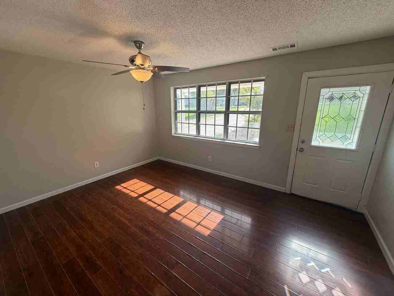256 Canadian Dr - Photo 3 of 13