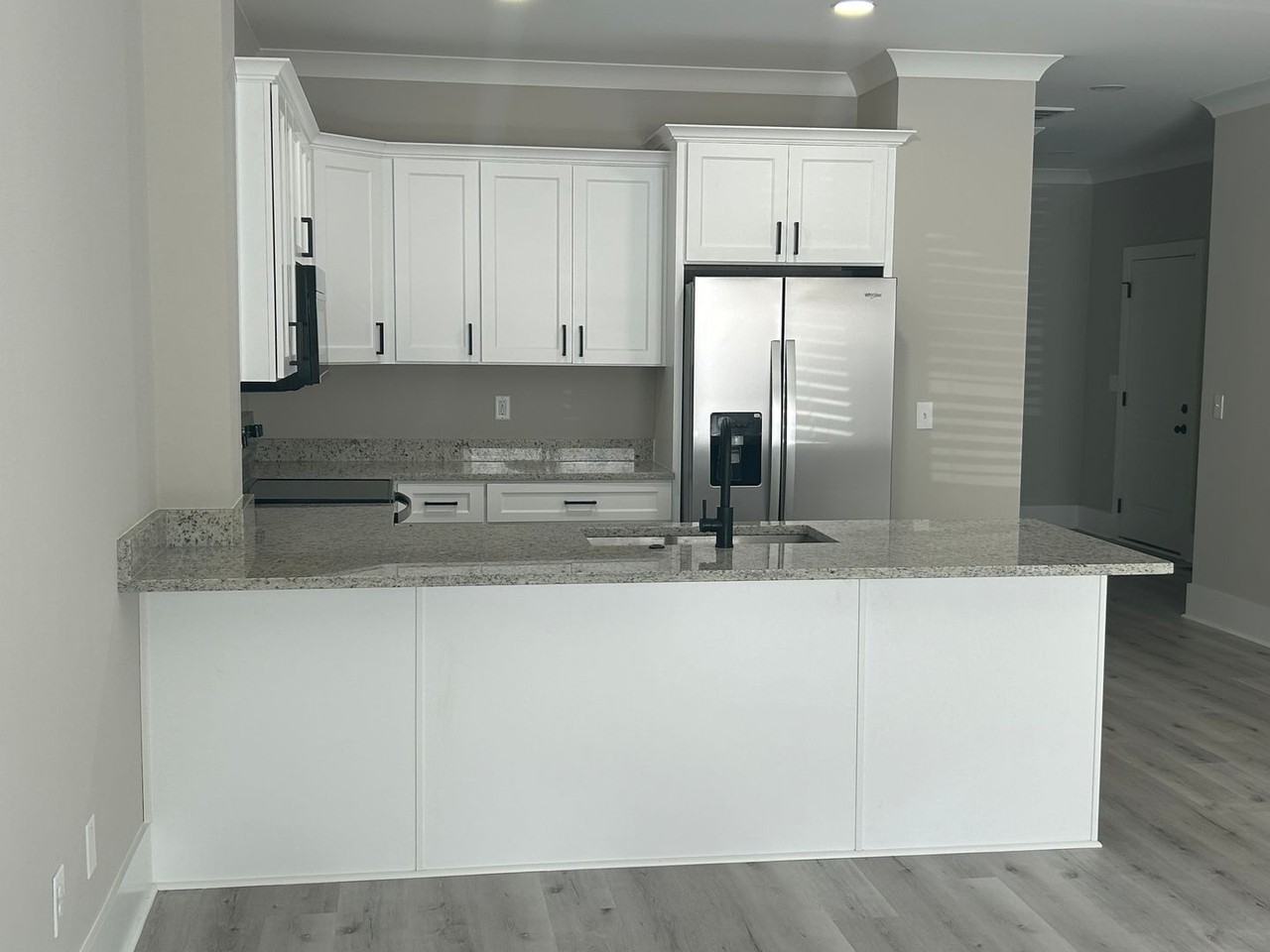 2510A Senate St - Photo 4 of 31