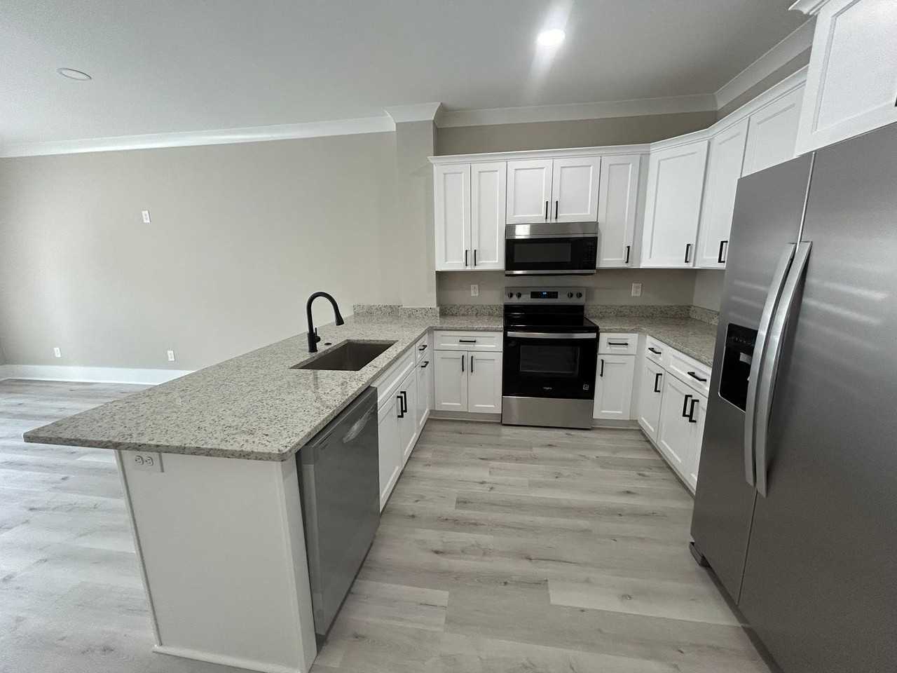 2510A Senate St - Photo 6 of 31