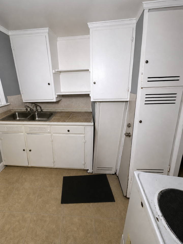 4673 Churchill Dr - Photo 3 of 10