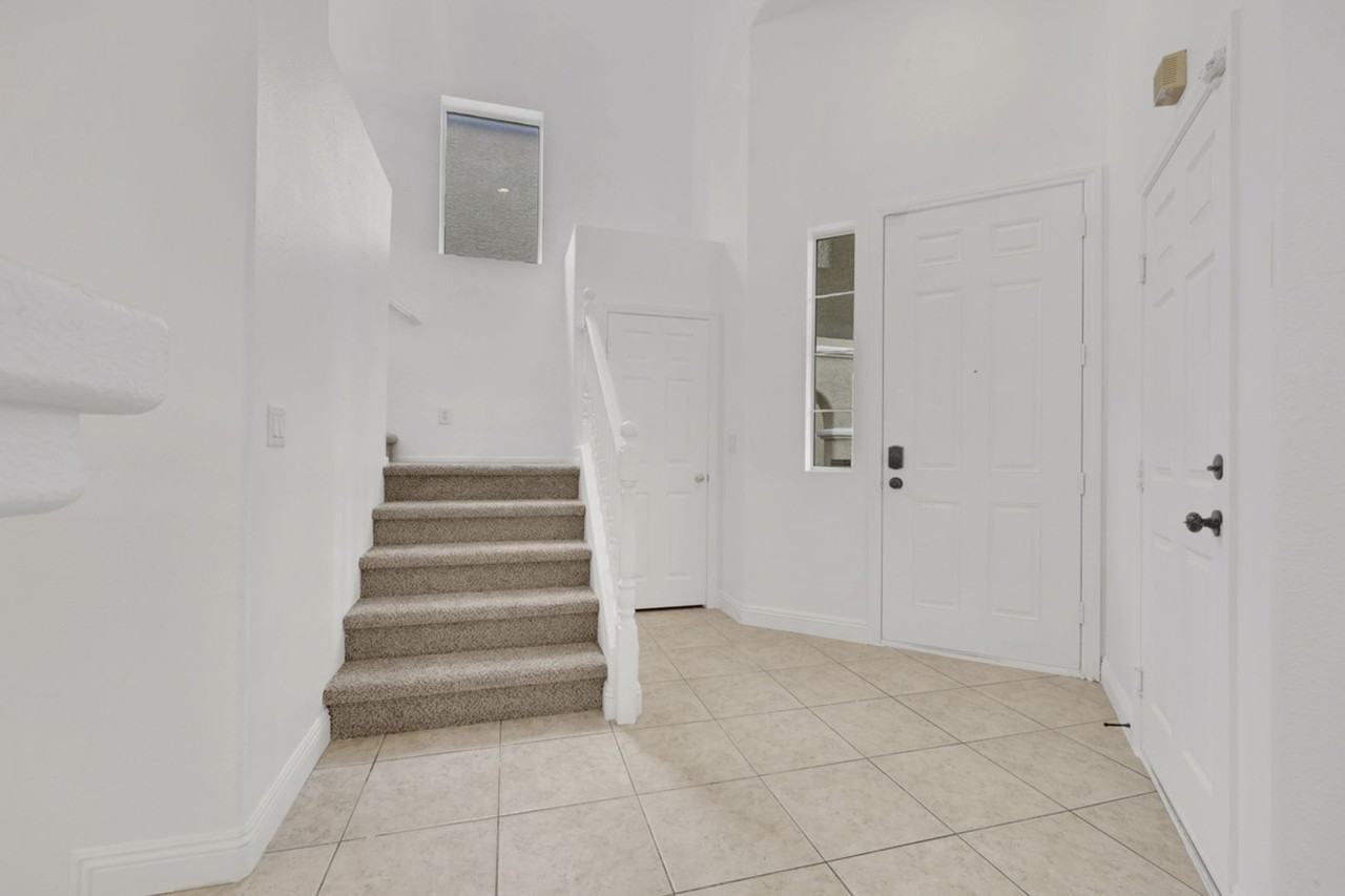 5825 Field Breeze St - Photo 2 of 19