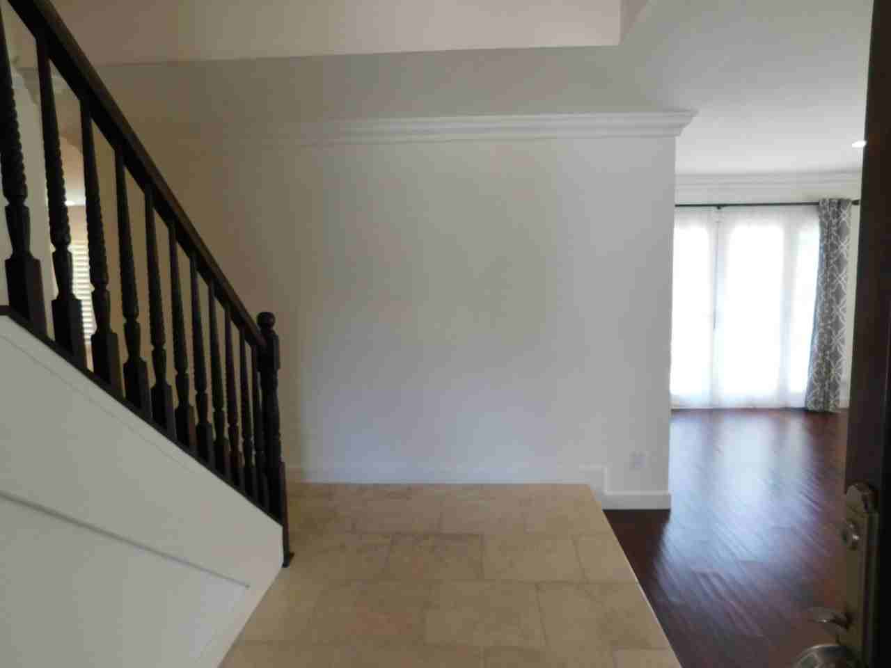 8312 Kingsdale Dr - Photo 4 of 38