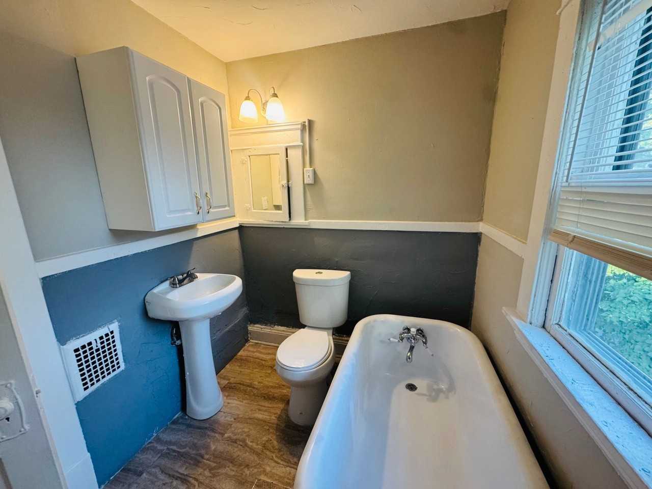 10004 MT AUBURN AVE - Photo 2 of 33