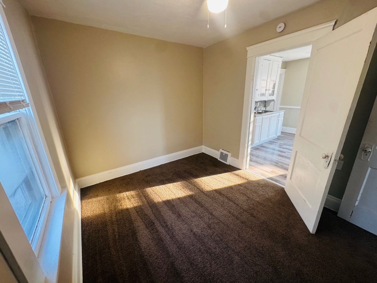 10004 MT AUBURN AVE - Photo 3 of 33