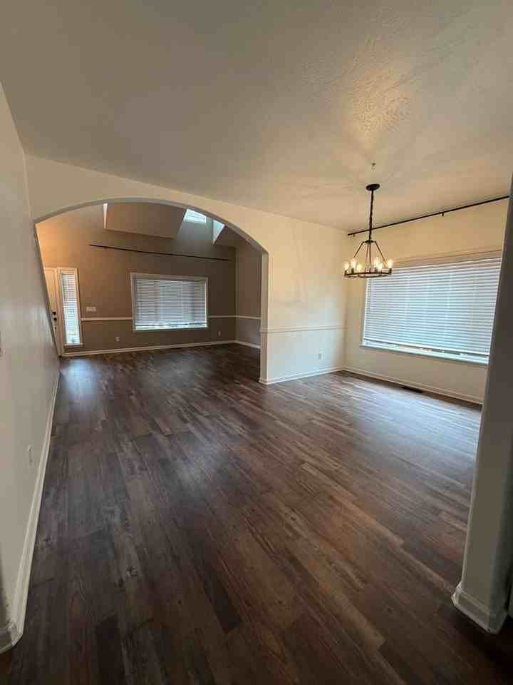 5207 Villa Dr - Photo 3 of 18