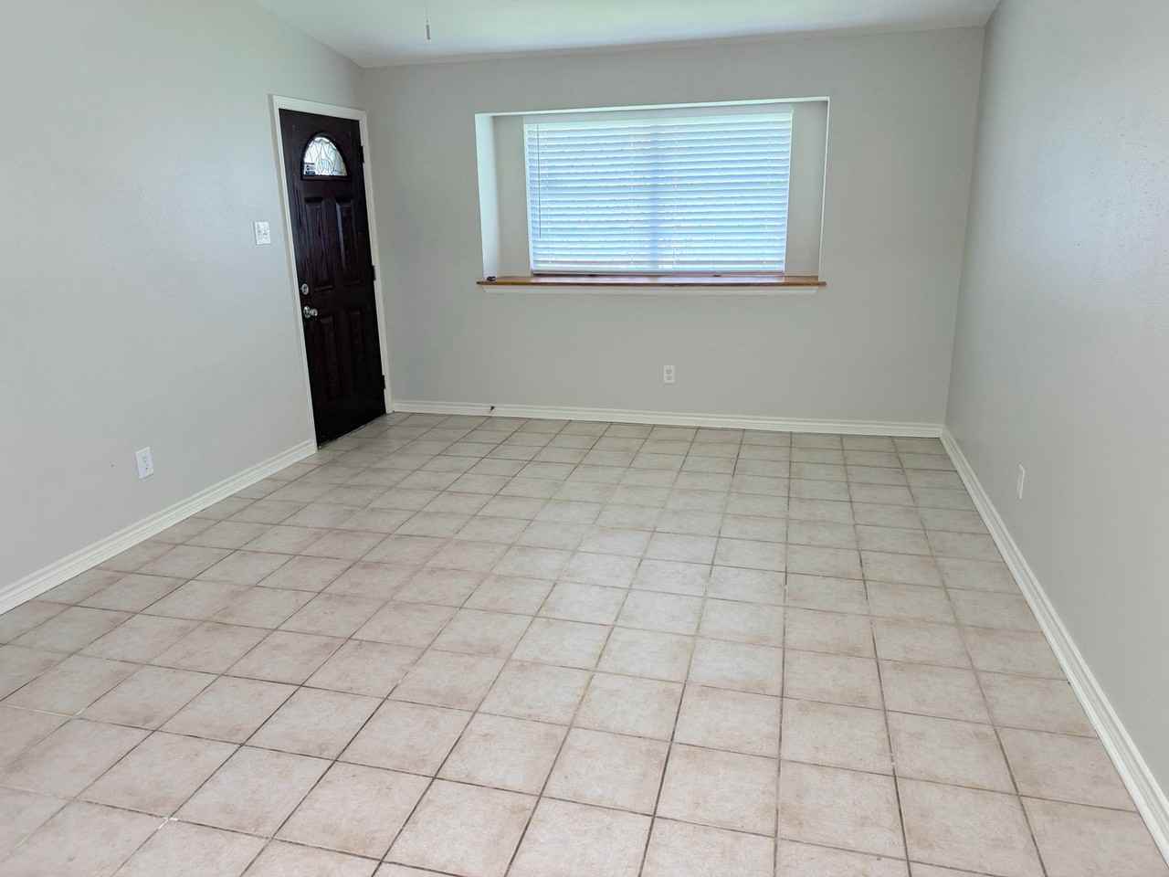 534 Glenvale Dr - Photo 3 of 23