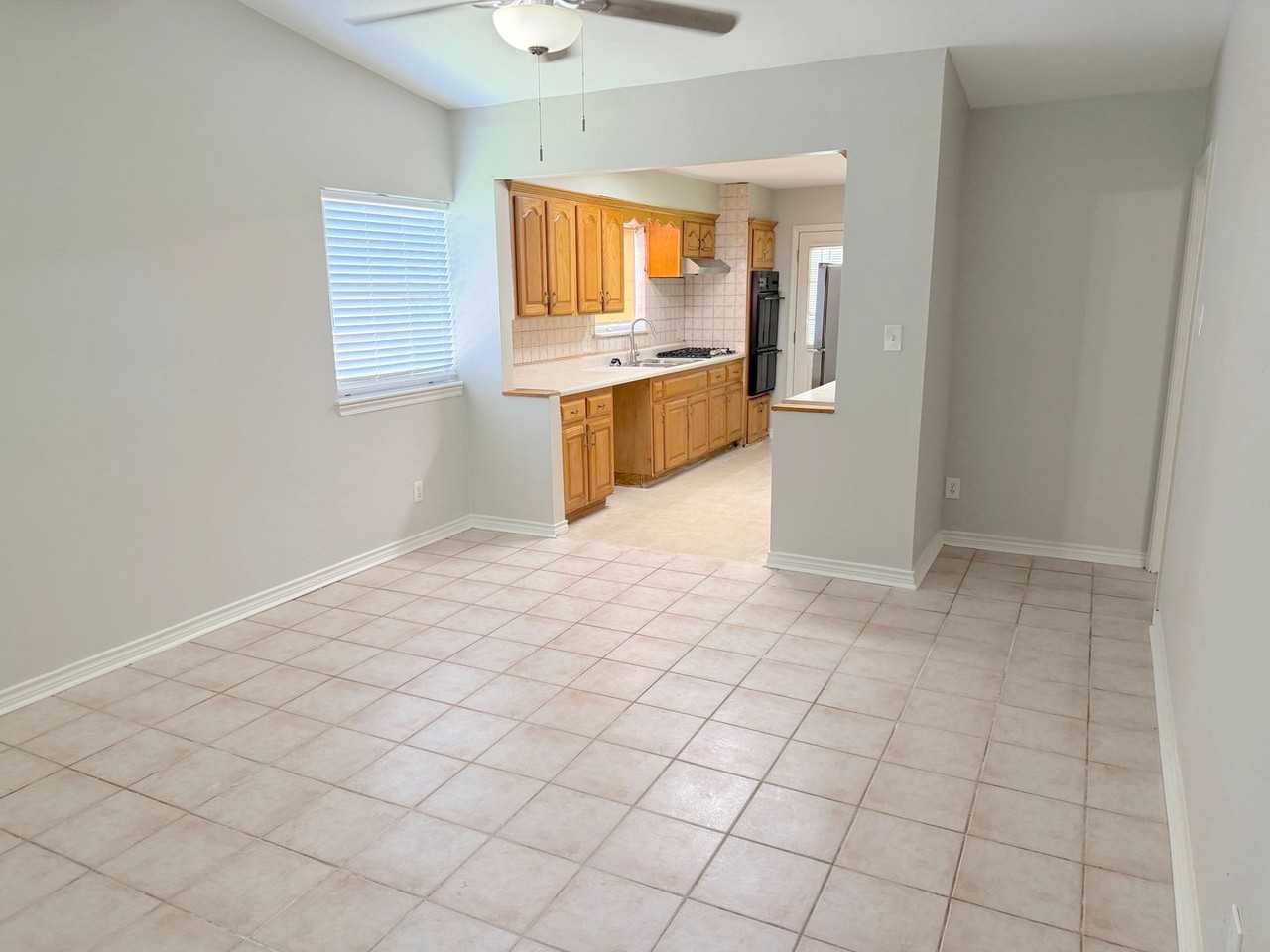 534 Glenvale Dr - Photo 5 of 23