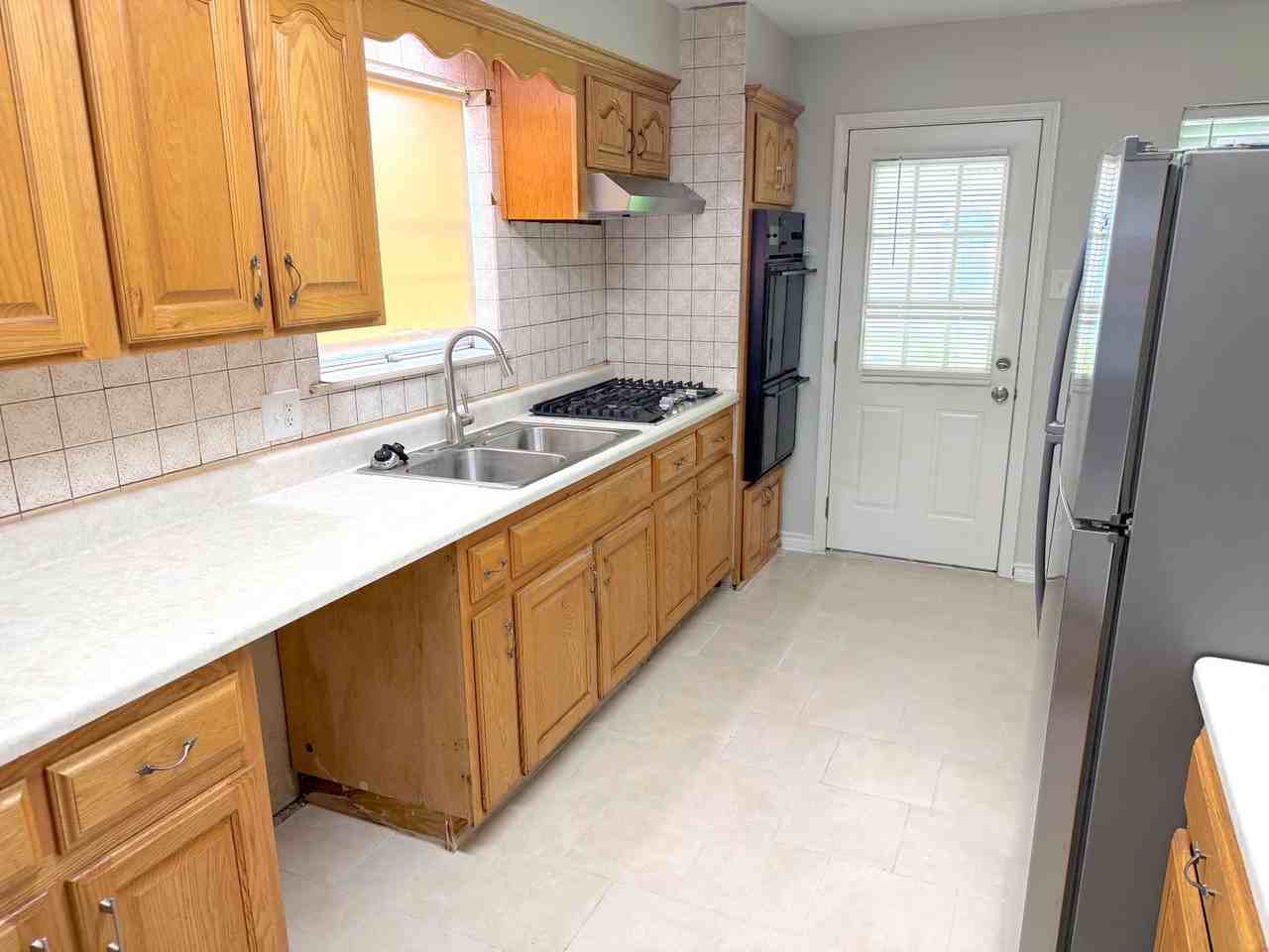 534 Glenvale Dr - Photo 6 of 23