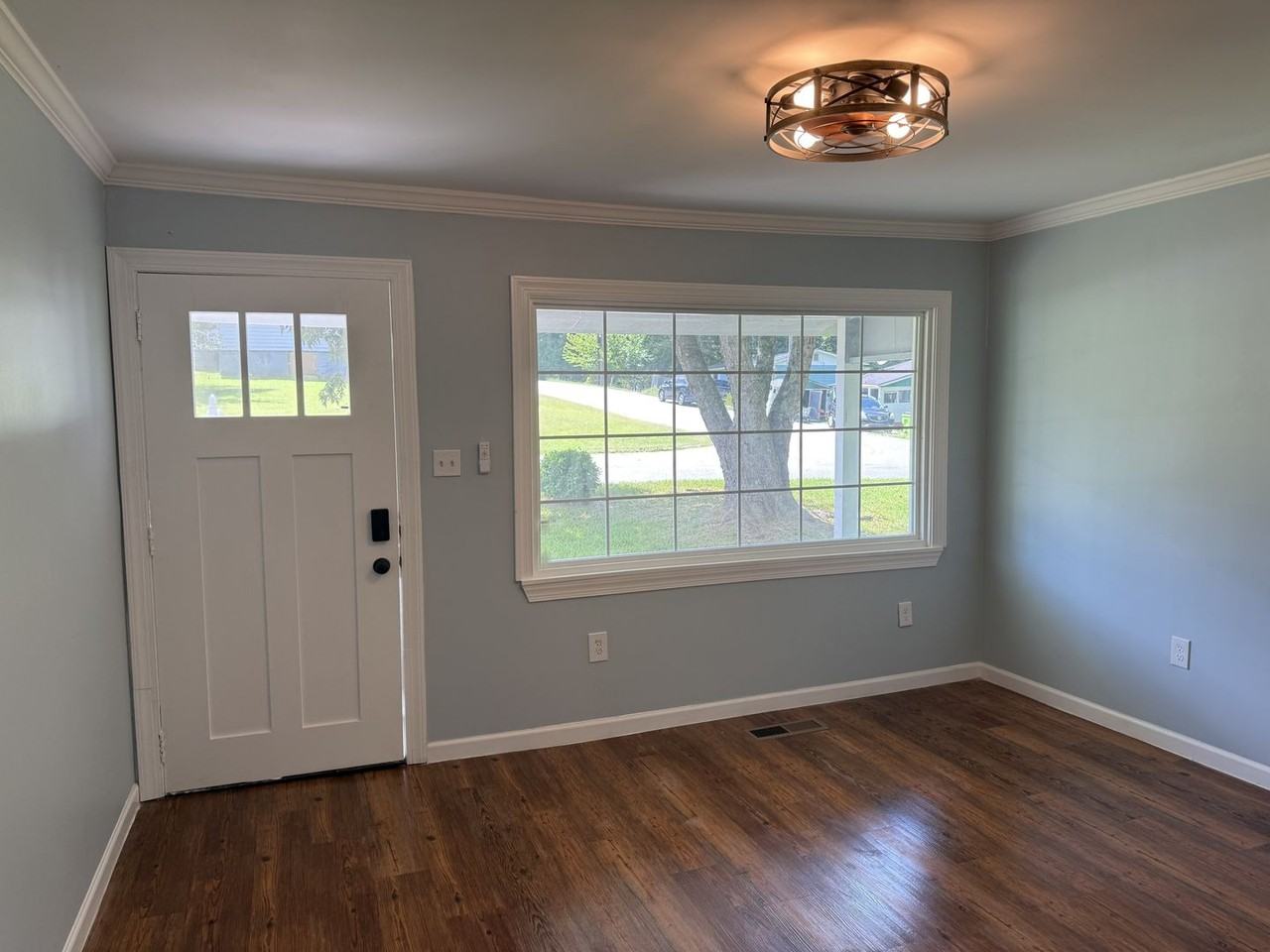 161 Kathryn Rd - Photo 2 of 7