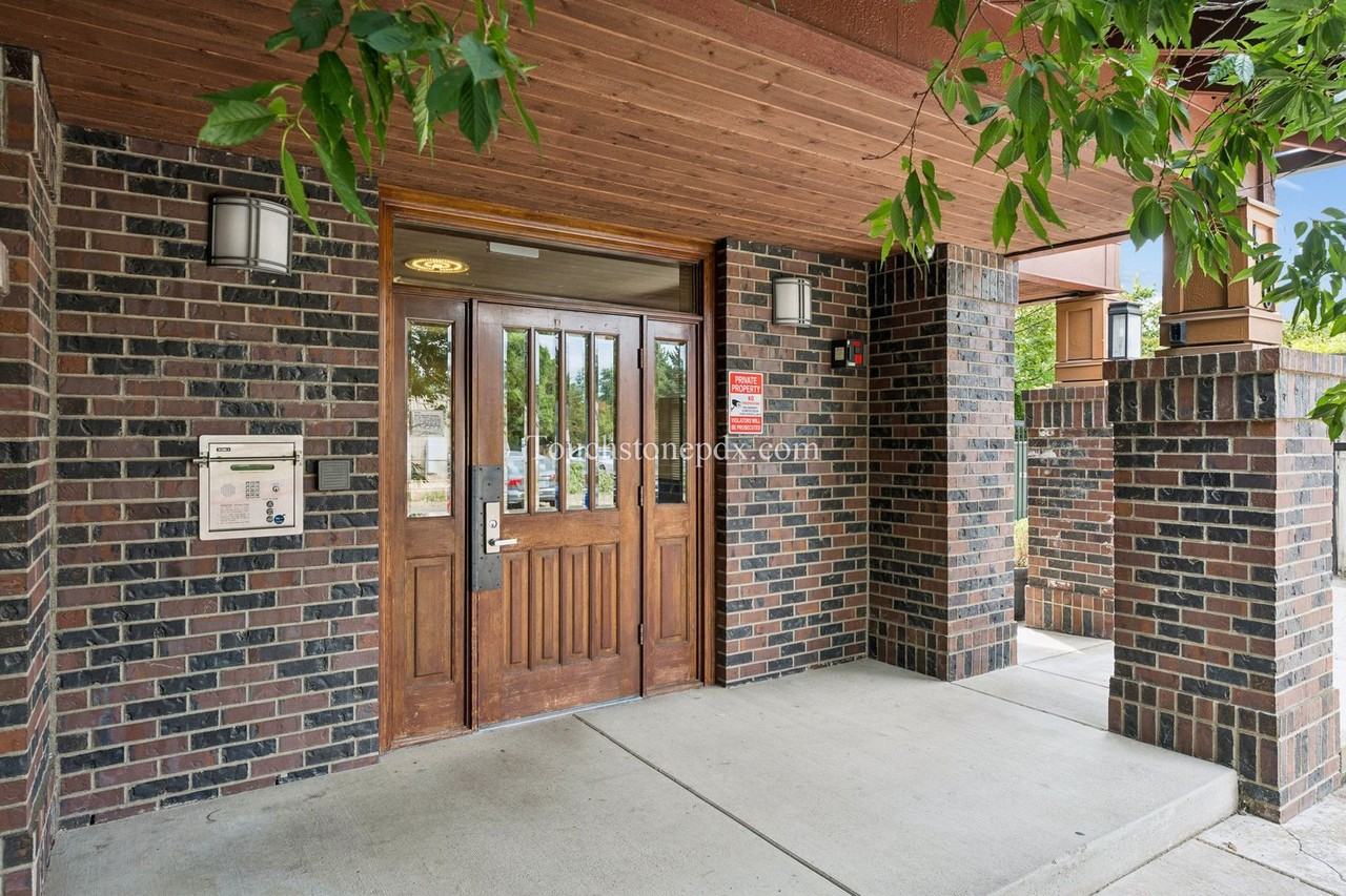 400 Ne 100th Ave #109 - Photo 4 of 26