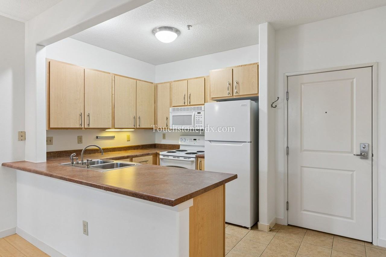 400 Ne 100th Ave #109 - Photo 5 of 26