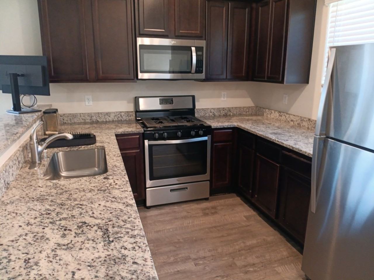 1528 Domino Dr Se - Photo 2 of 9