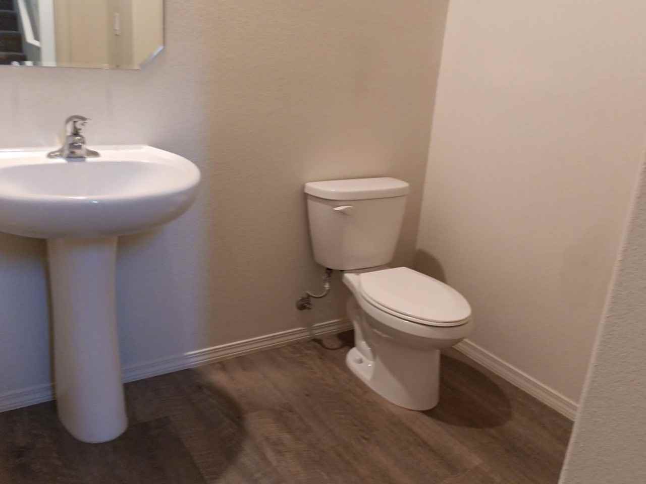 1528 Domino Dr Se - Photo 3 of 9